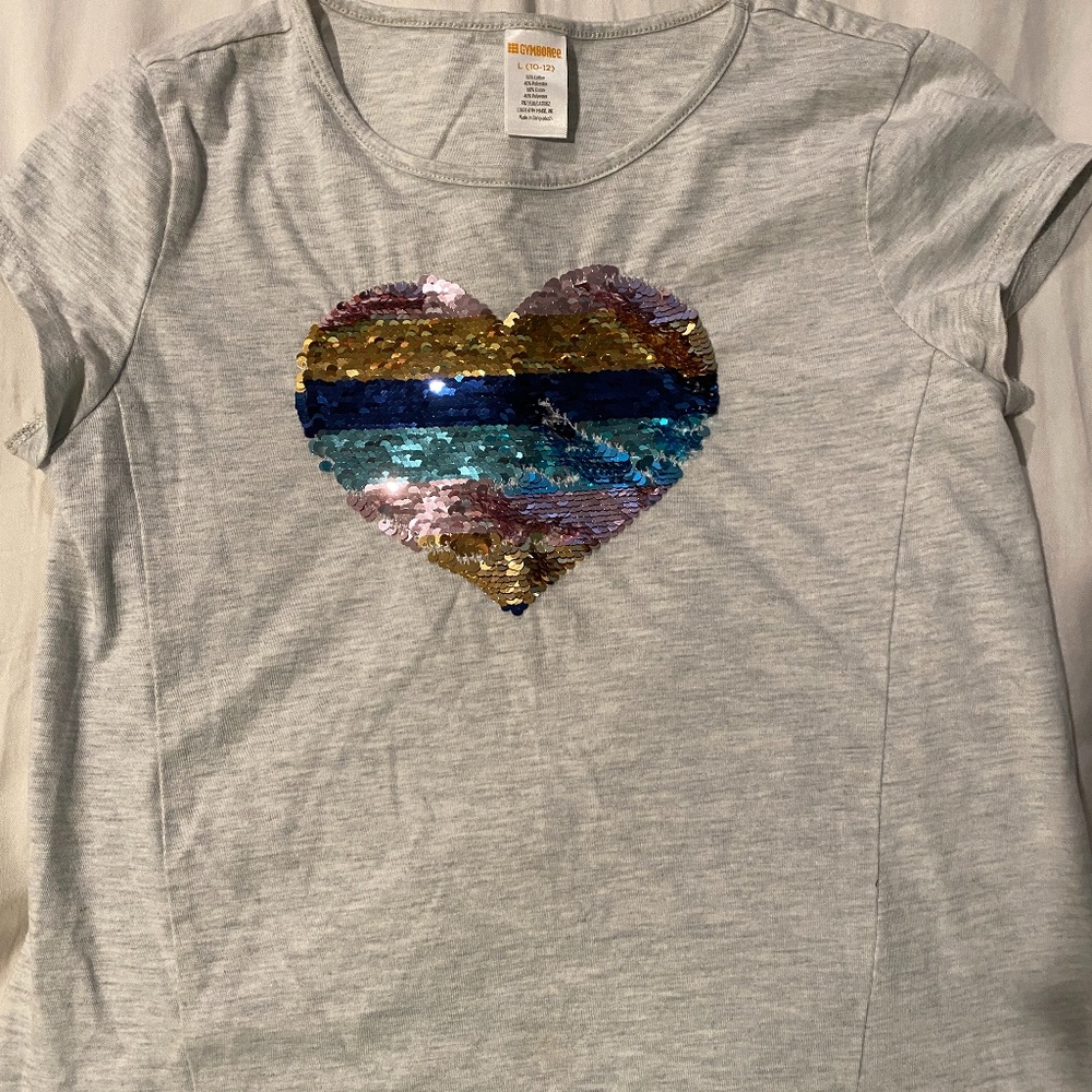 Sequin flip style shirt sleeve shirt